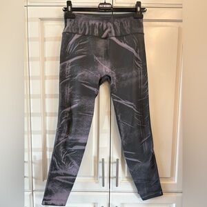 BNWOT - Lululemon Tights 25” Size 8